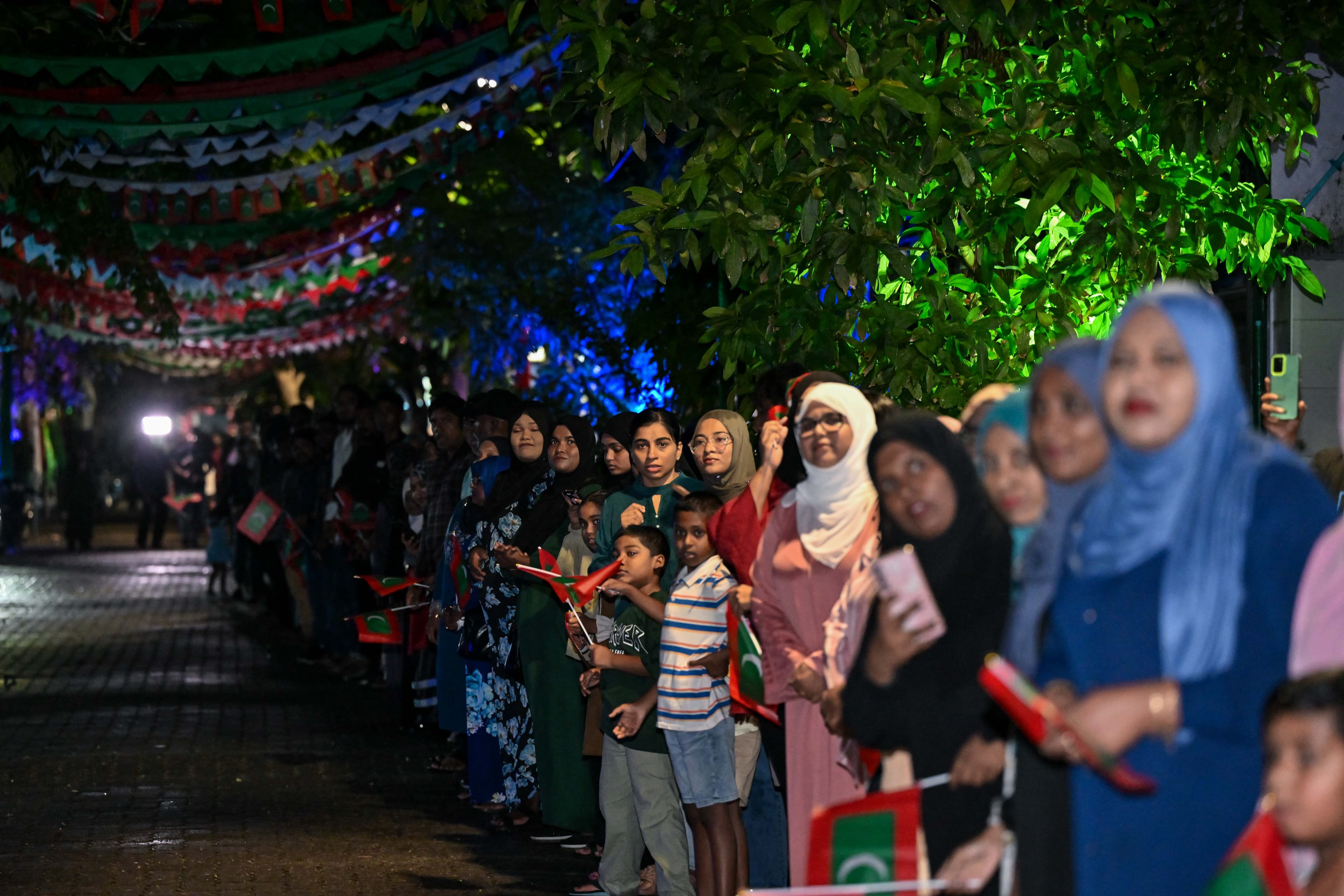 ރައީސުލްޖުމްހޫރިއްޔާ ޑރ. މުޢއްޒު ވިލިމާލެ އަށް ވަޑައިގަތުން