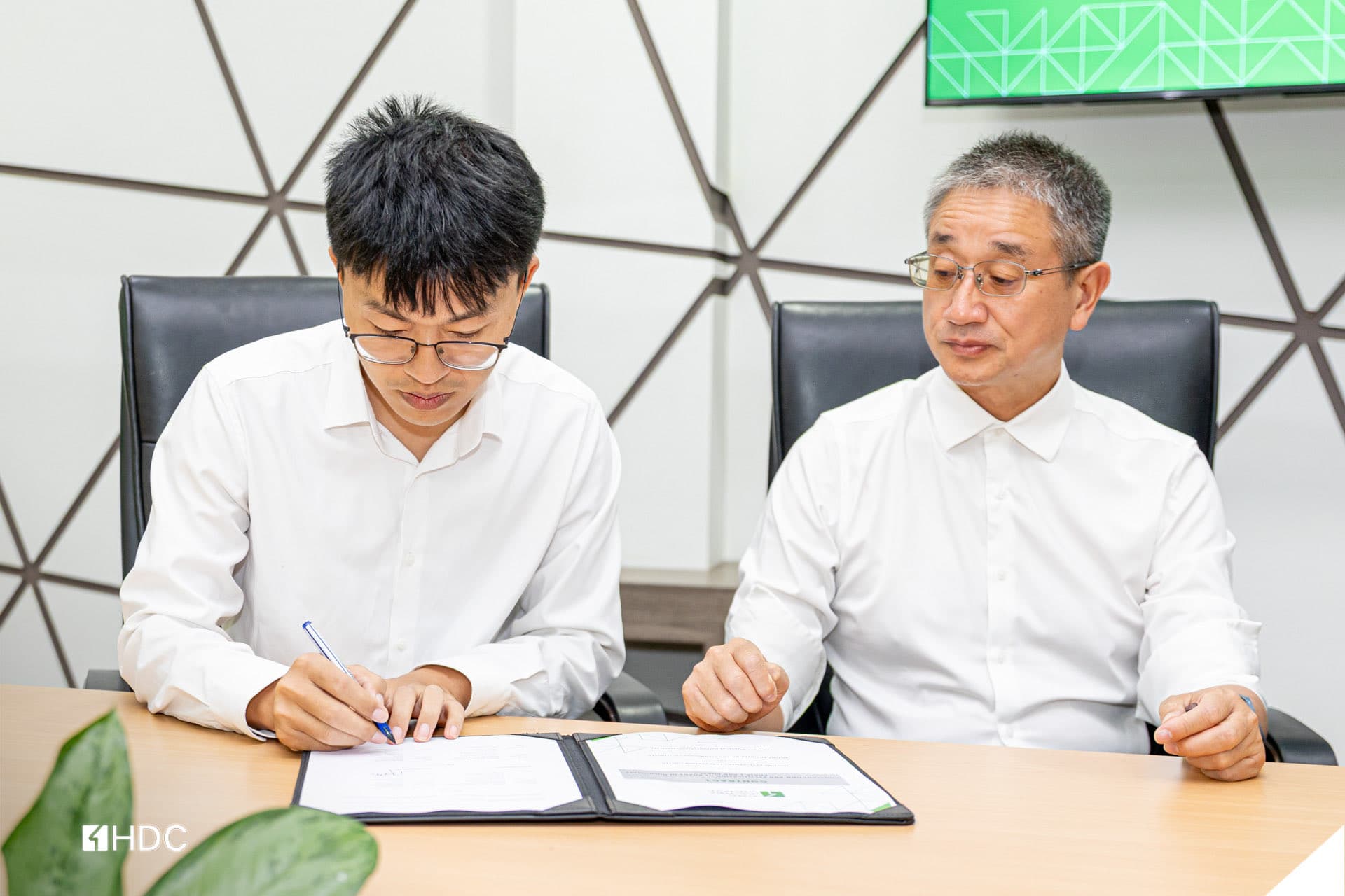 ހުޅުމާލޭގެ ބައެއް މަގުތައް މަރާމާތުކުރަން ޗައިނާއާ ހަވާލުކޮށްފި